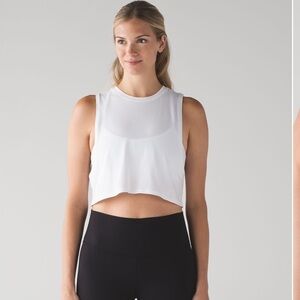 Lululemon Muscle Love tough m Crop Tank
White size 12 NWT